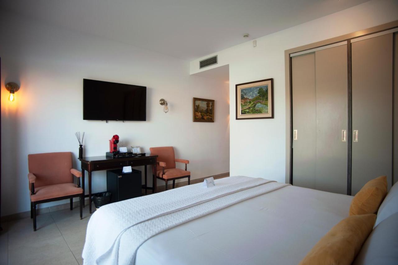 Hotel Aires De L'Emporda Вилаколум Экстерьер фото
